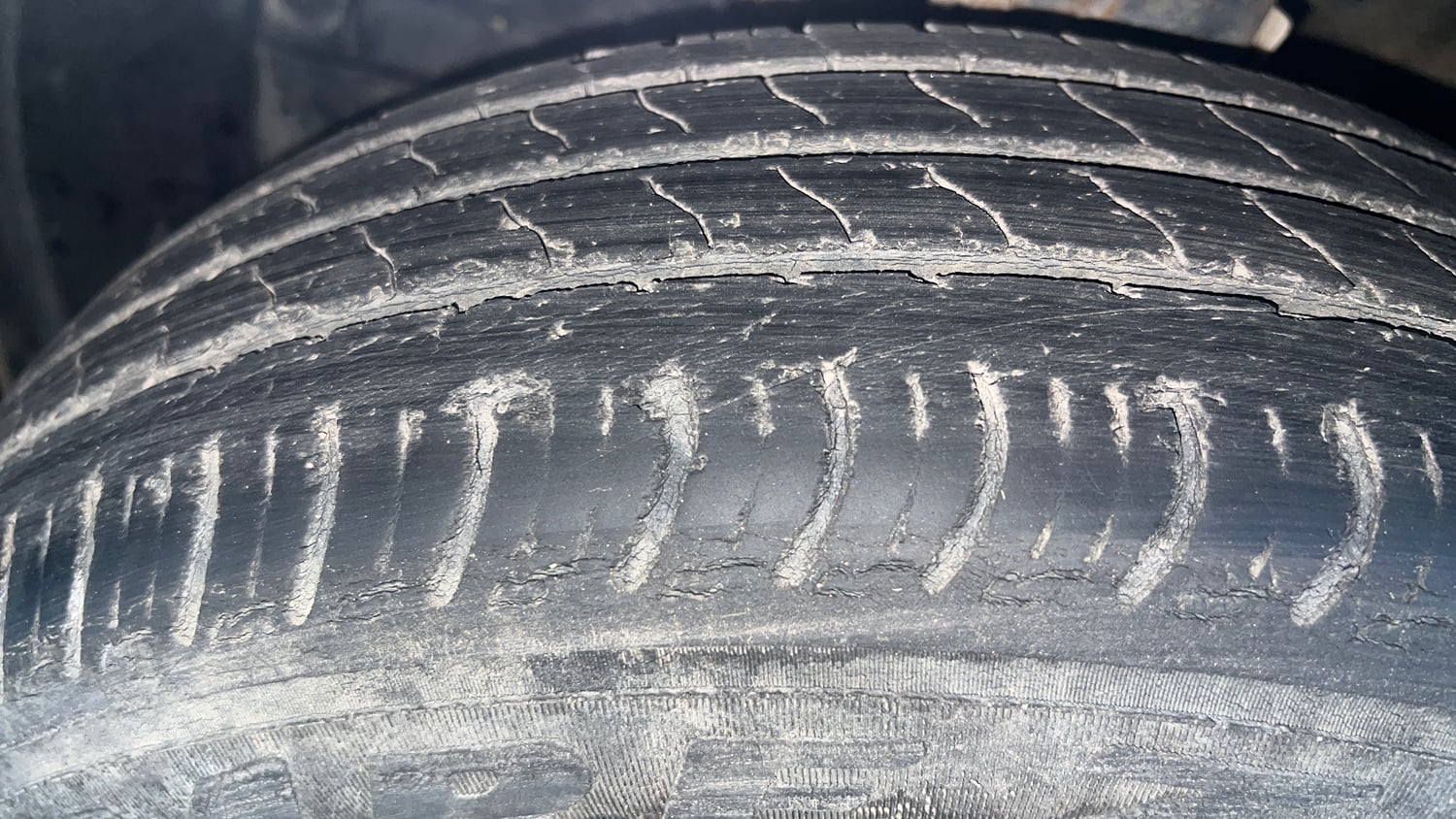 Used 2022 Maruti Suzuki Wagon R VXI 1.0 CNG Cng Manual tyres LEFT FRONT TYRE TREAD VIEW