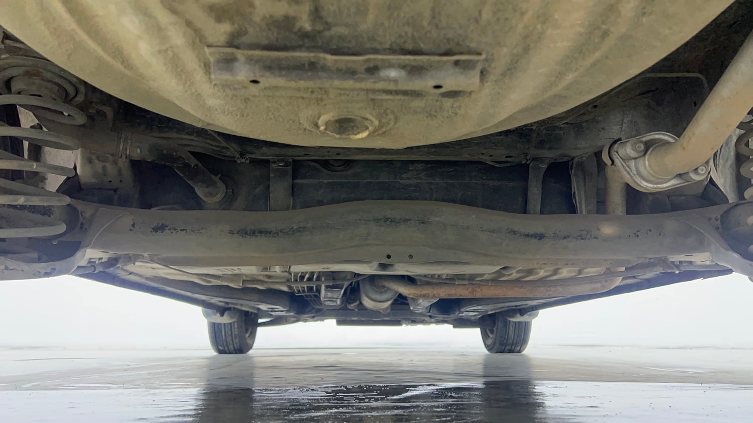 Used 2015 Honda Amaze 1.2 S i-VTEC Petrol Manual extra REAR UNDERBODY VIEW (TAKEN FROM REAR)