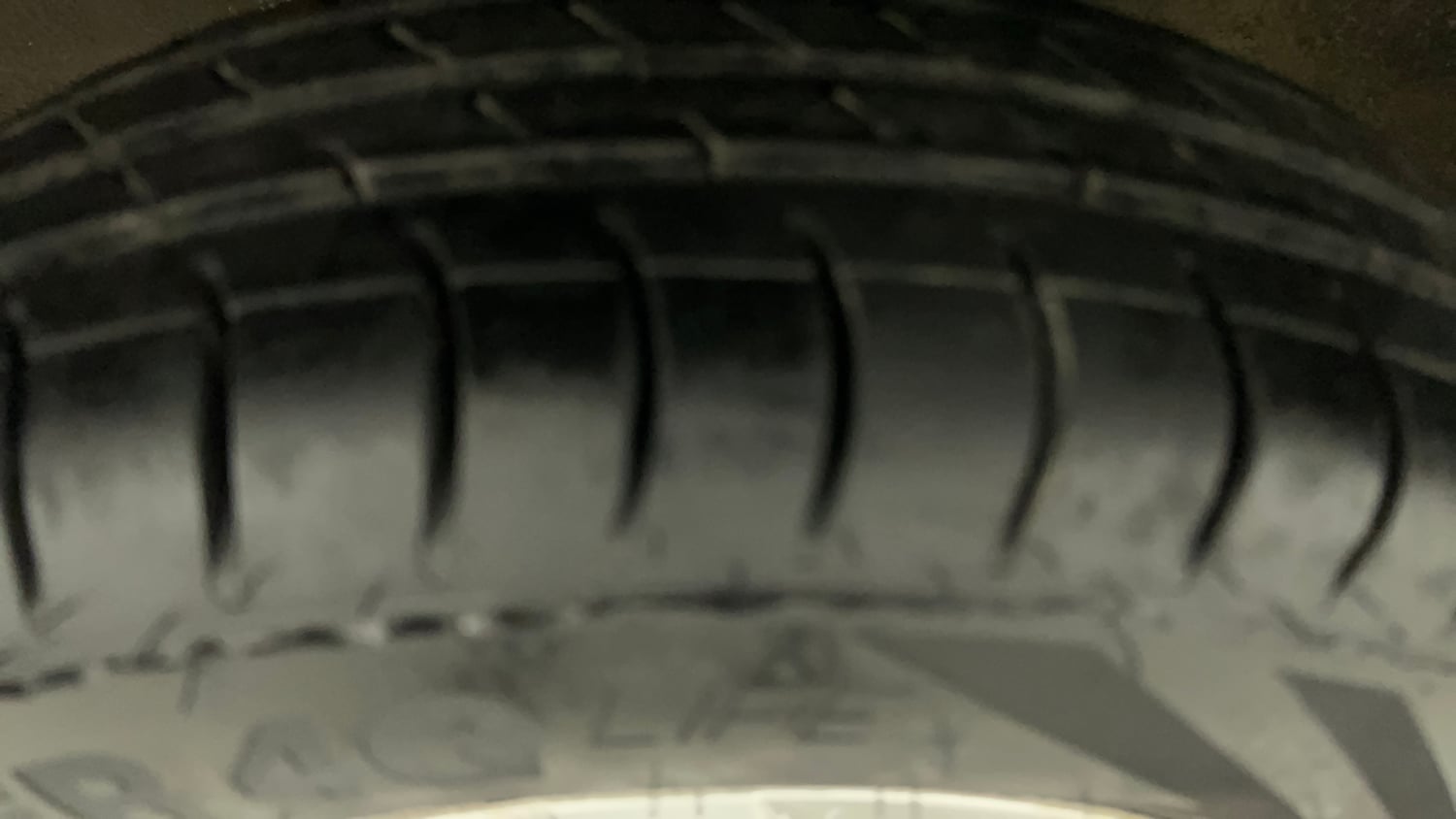 Used 2017 Maruti Suzuki Alto 800 LXi Petrol Manual tyres LEFT FRONT TYRE TREAD VIEW