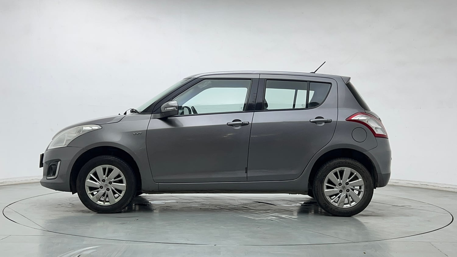 Used 2016 Maruti Suzuki Swift ZXi Petrol Manual exterior LEFT SIDE VIEW