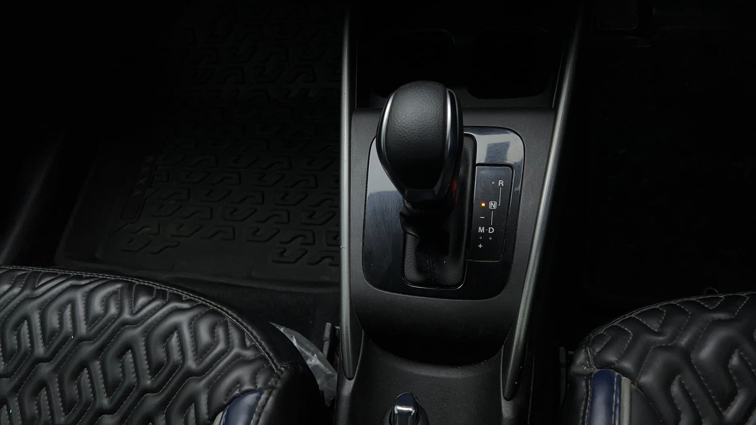 Used 2024 Maruti Suzuki Baleno Alpha AGS Petrol Automatic interior GEAR  KNOB VIEW