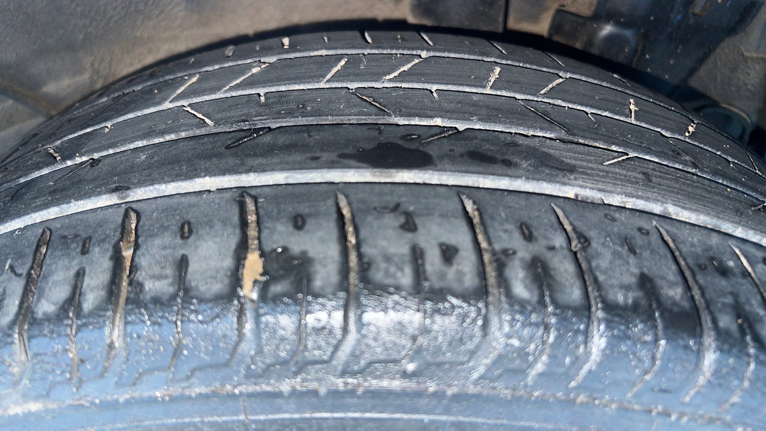 Used 2022 Hyundai i20 Sportz 1.2 MT Petrol Manual tyres LEFT REAR TYRE TREAD VIEW