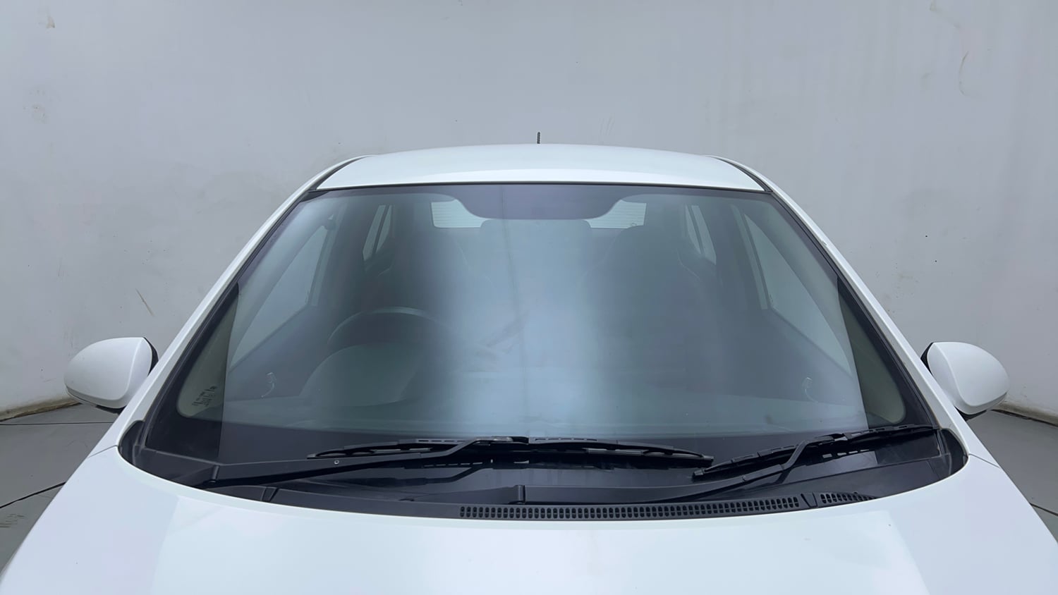 Used 2015 Hyundai Xcent SX 1.2 Petrol Manual exterior FRONT WINDSHIELD VIEW