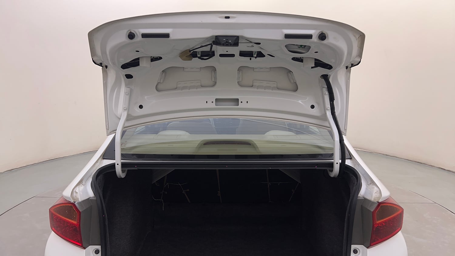 Used 2016 Honda City S Petrol Manual interior DICKY DOOR OPEN VIEW