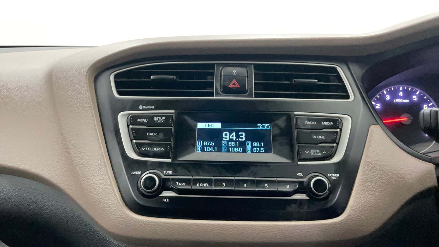 Used 2019 Hyundai Elite i20 Magna Plus 1.2 Petrol Manual interior MUSIC SYSTEM & AC CONTROL VIEW