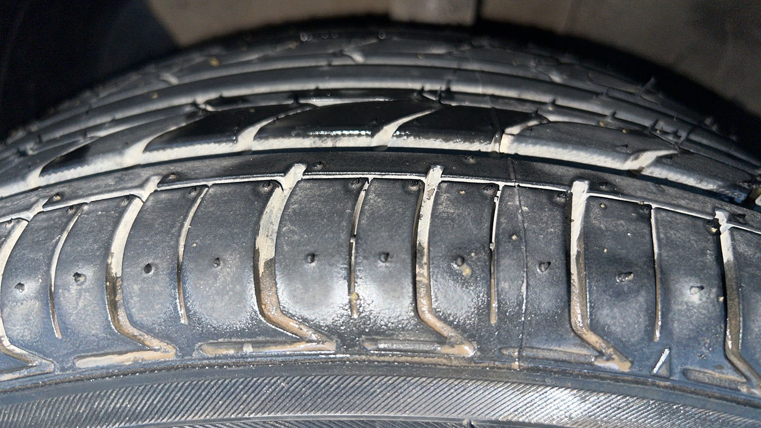 Used 2022 Hyundai i20 Sportz 1.2 MT Petrol Manual tyres LEFT FRONT TYRE TREAD VIEW
