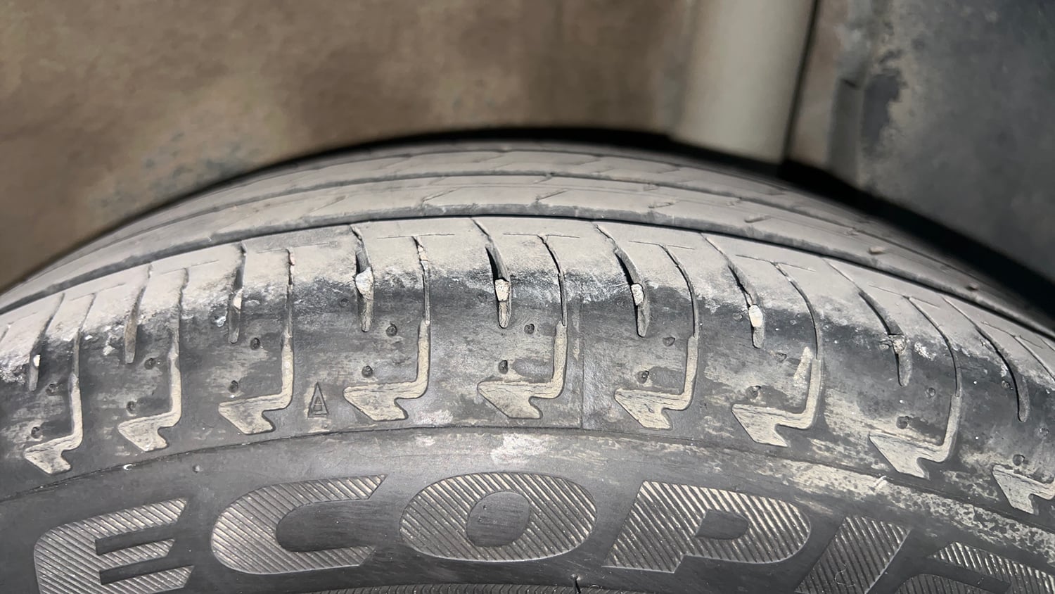 Used 2021 Maruti Suzuki Ignis Zeta 1.2 MT Petrol Manual tyres LEFT REAR TYRE TREAD VIEW