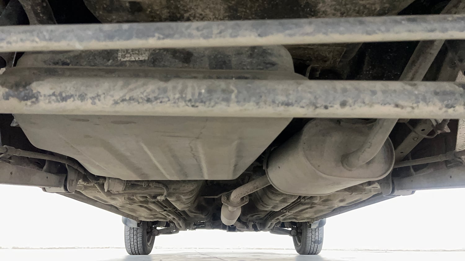 Used 2017 maruti-suzuki Alto K10 VXi (O) AMT Petrol Automatic extra REAR UNDERBODY VIEW (TAKEN FROM REAR)