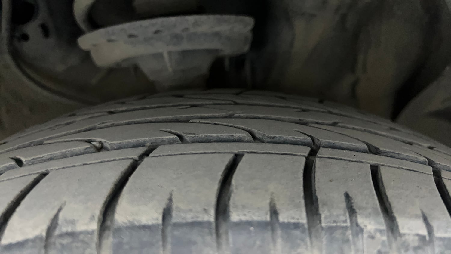 Used 2016 Hyundai Creta 1.6 SX Plus AT Petrol Petrol Automatic tyres RIGHT FRONT TYRE TREAD VIEW