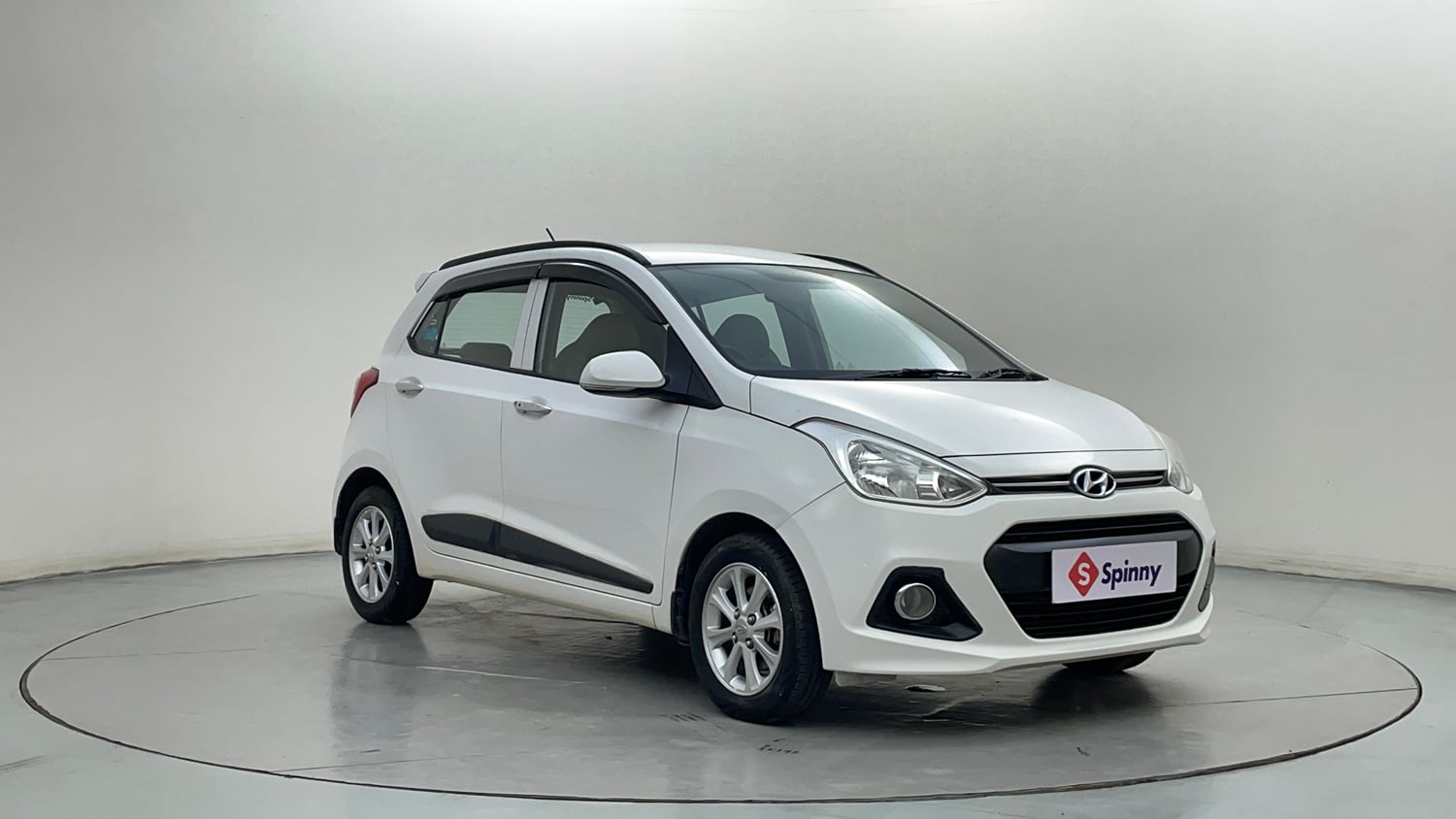 Used 2014 Hyundai Grand i10 Asta AT 1.2 Kappa VTVT Petrol Automatic exterior RIGHT FRONT CORNER VIEW