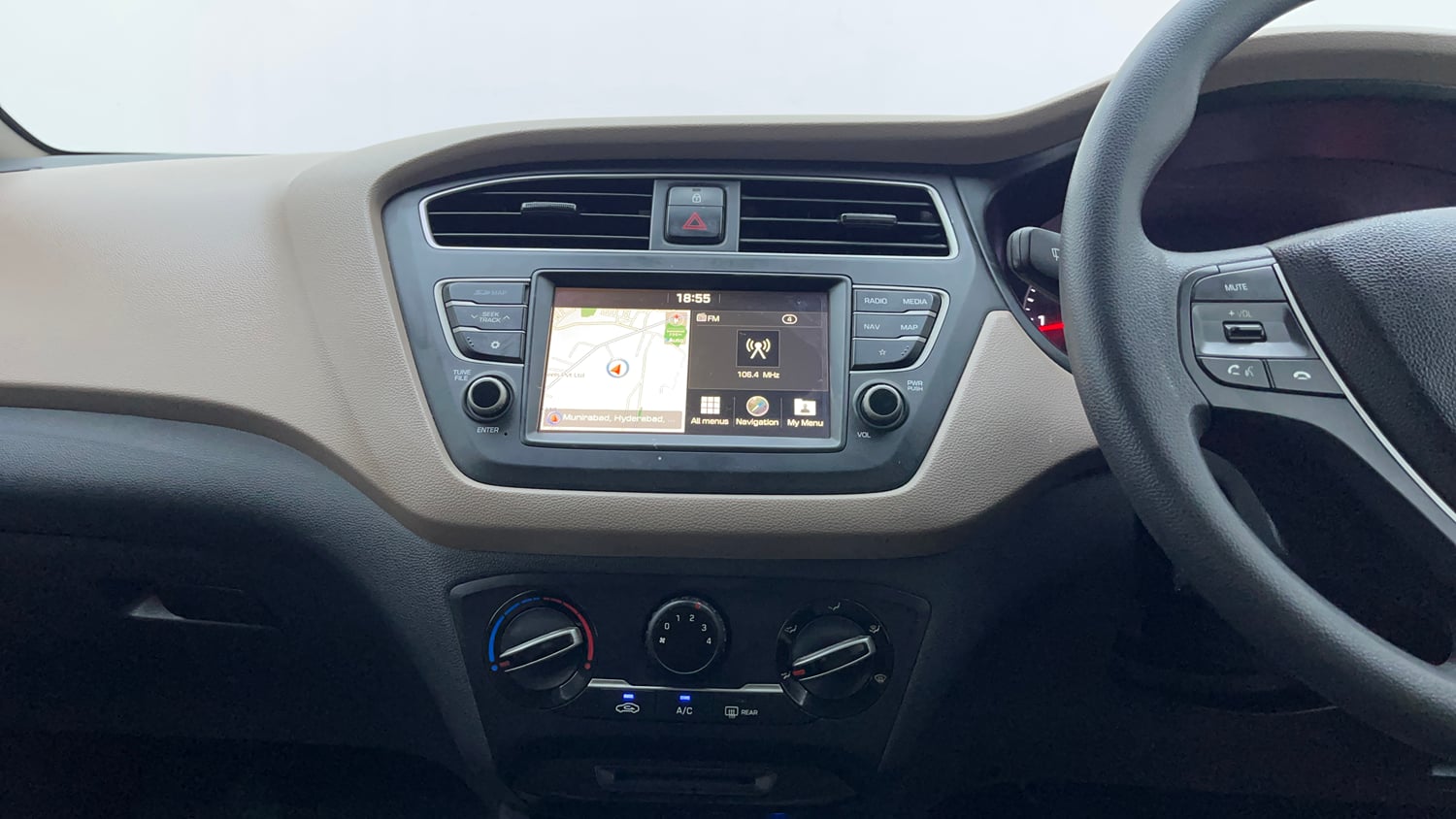 Used 2020 Hyundai Elite i20 Sportz Plus 1.2 Petrol Manual interior MUSIC SYSTEM & AC CONTROL VIEW