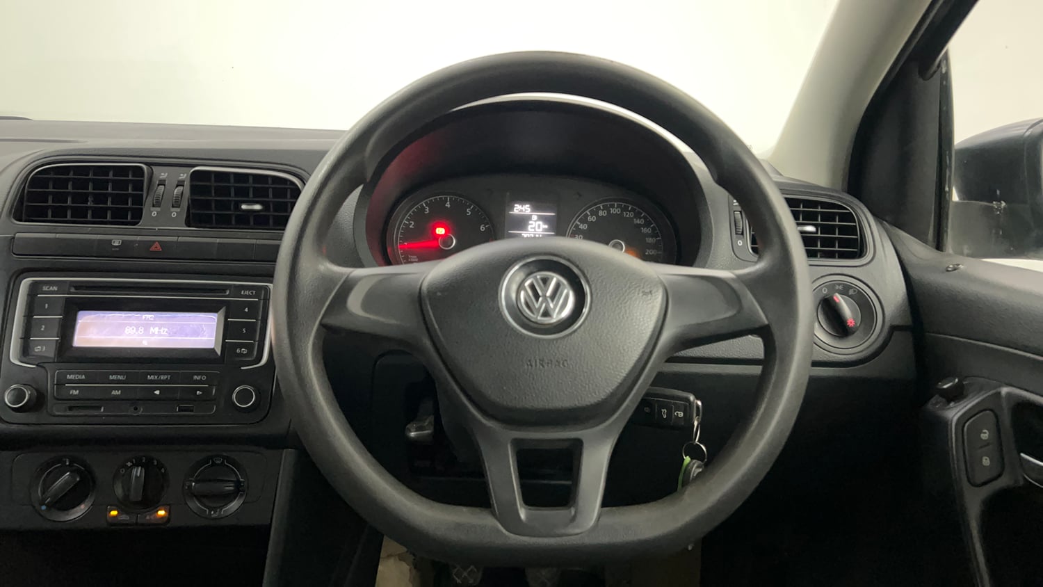 Used 2014 Volkswagen Polo Comfortline 1.2L (P) Petrol Manual interior STEERING VIEW