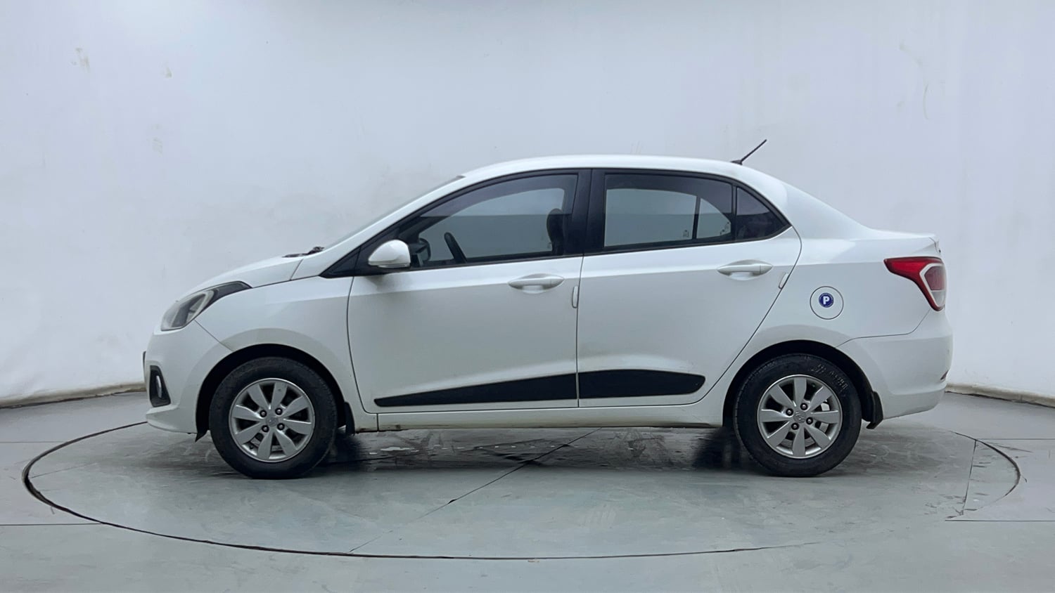 Used 2015 Hyundai Xcent SX 1.2 Petrol Manual exterior LEFT SIDE VIEW