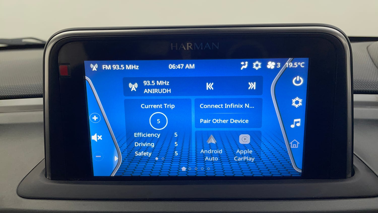 Used 2022 Tata Altroz XZA Petrol Petrol Automatic top_features Integrated (in-dash) music system