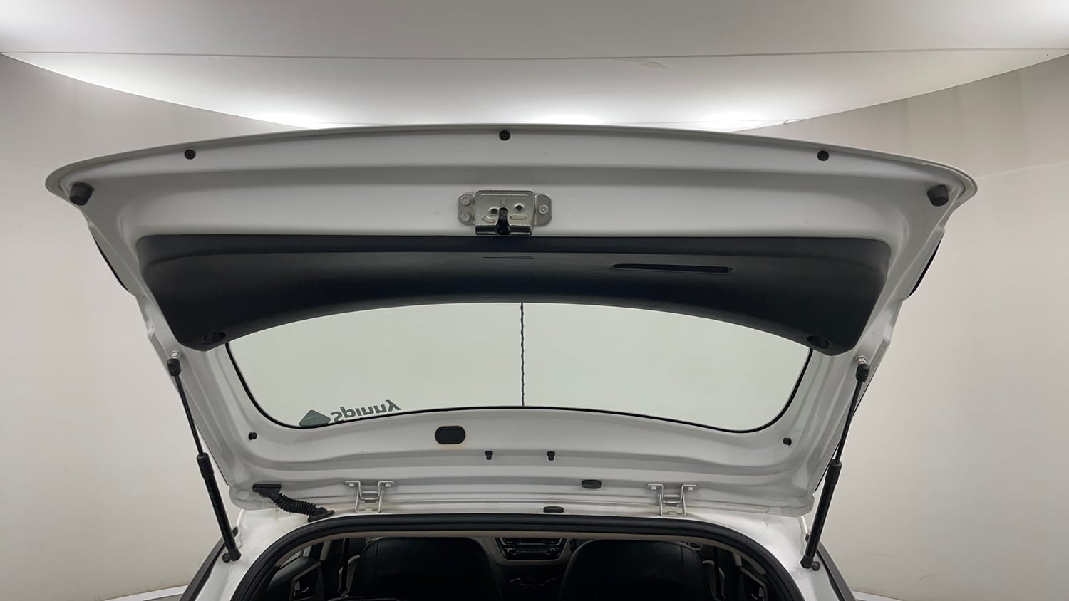Used 2019 Hyundai Elite i20 Magna Plus 1.2 Petrol Manual interior DICKY DOOR OPEN VIEW