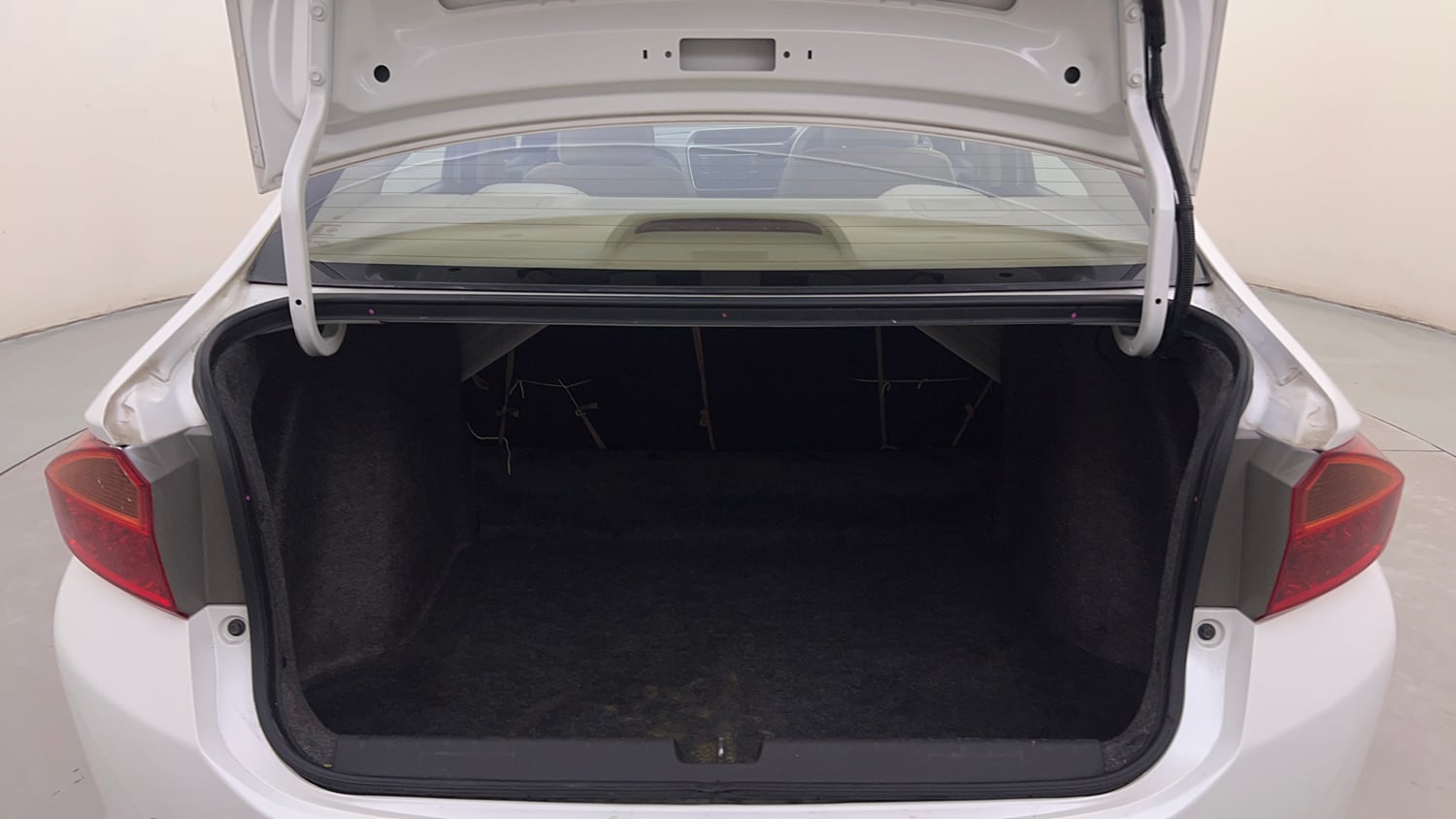 Used 2016 Honda City S Petrol Manual interior DICKY INSIDE VIEW