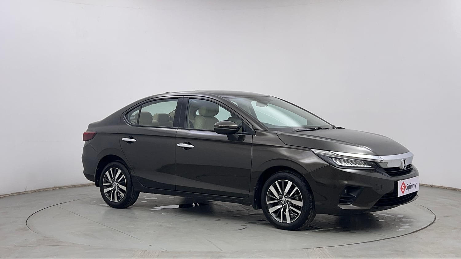 Used 2021 Honda City ZX CVT Petrol Petrol Automatic exterior RIGHT FRONT CORNER VIEW