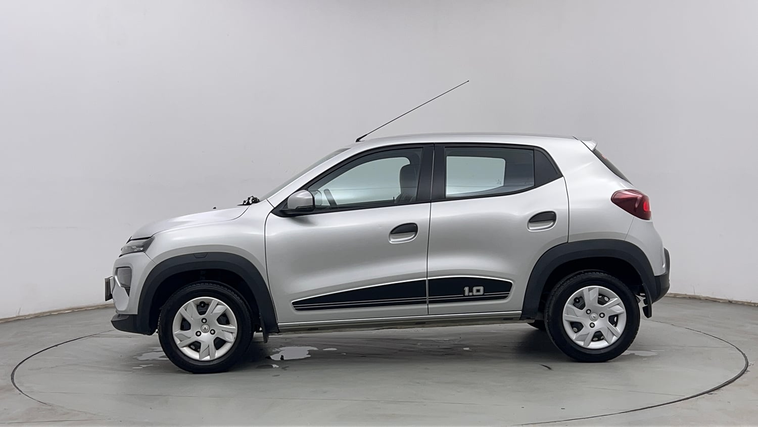 Used 2025 Renault Kwid RXT 1.0L AMT Petrol Automatic exterior LEFT SIDE VIEW