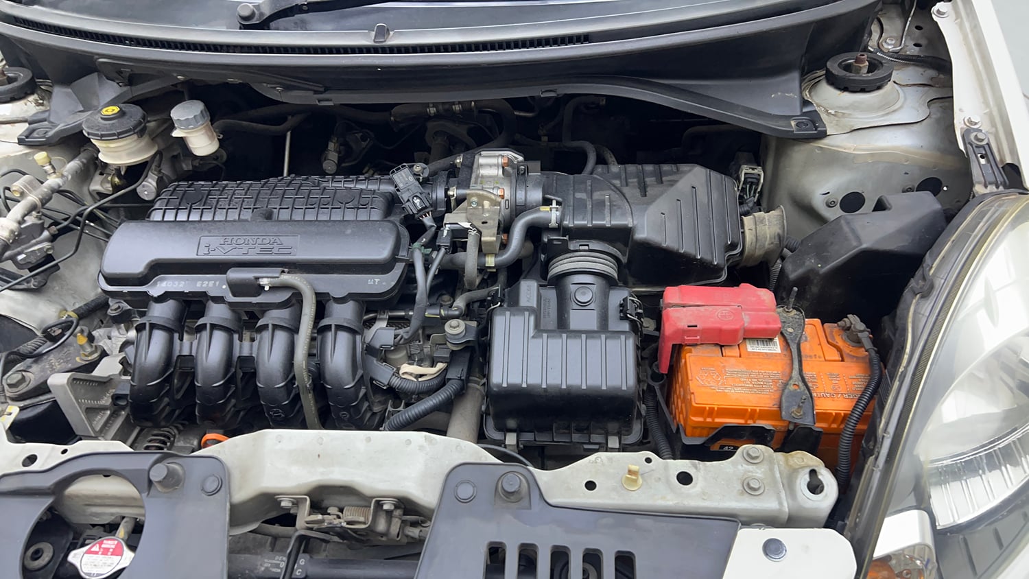 Used 2014 Honda Amaze 1.2 S i-VTEC Petrol Manual engine ENGINE LEFT SIDE VIEW