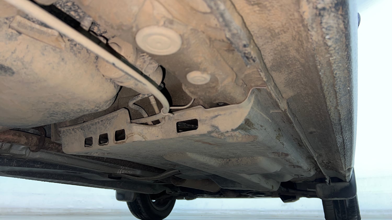 Used 2017 Volkswagen Ameo Highline1.2L (P) Petrol Manual extra REAR RIGHT UNDERBODY VIEW