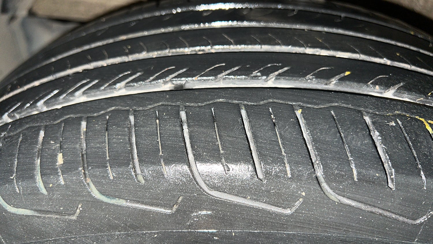 Used 2024 Maruti Suzuki Fronx Delta Plus 1.2L MT Petrol Manual tyres LEFT FRONT TYRE TREAD VIEW