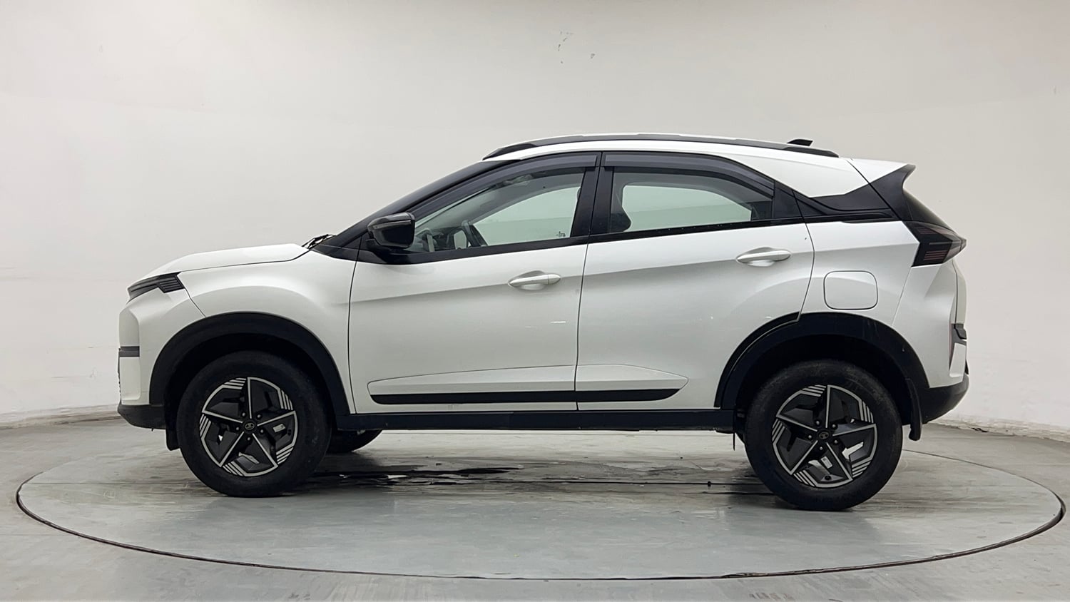 Used 2024 Tata Nexon Creative 1.2 Revotron Petrol 6MT Petrol Manual exterior LEFT SIDE VIEW