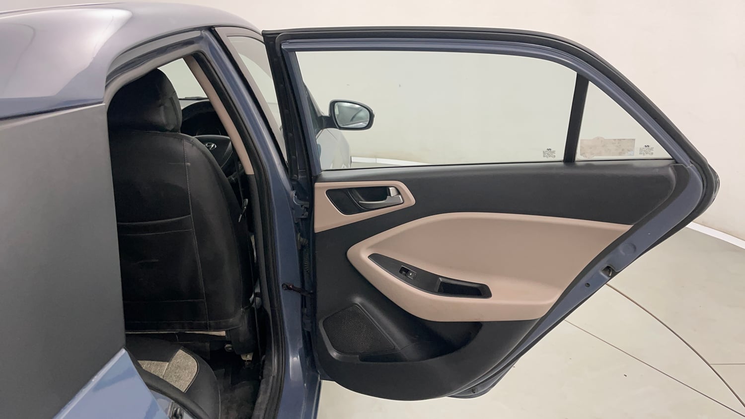 Used 2015 Hyundai Elite i20 Sportz 1.2 Petrol Manual interior RIGHT REAR DOOR OPEN VIEW
