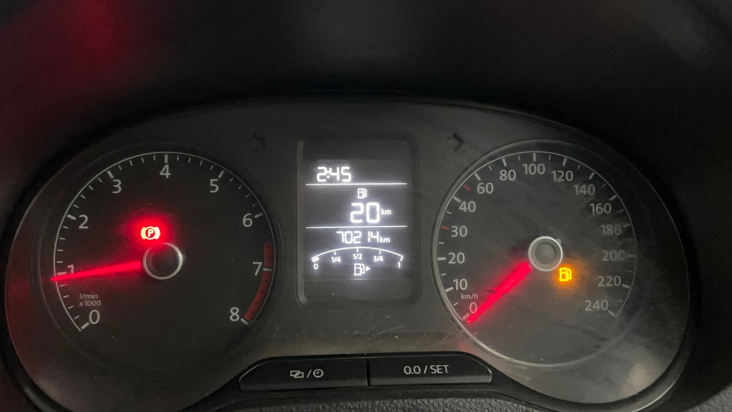 Used 2014 Volkswagen Polo Comfortline 1.2L (P) Petrol Manual interior CLUSTERMETER VIEW