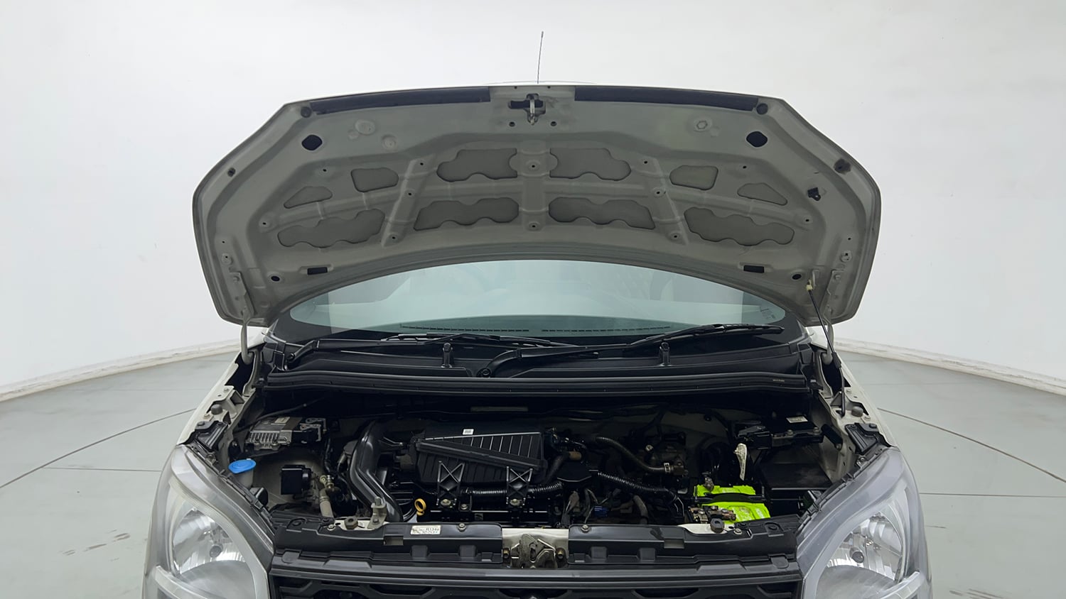 Used 2022 Maruti Suzuki Wagon R VXI 1.0 CNG Cng Manual engine ENGINE & BONNET OPEN FRONT VIEW