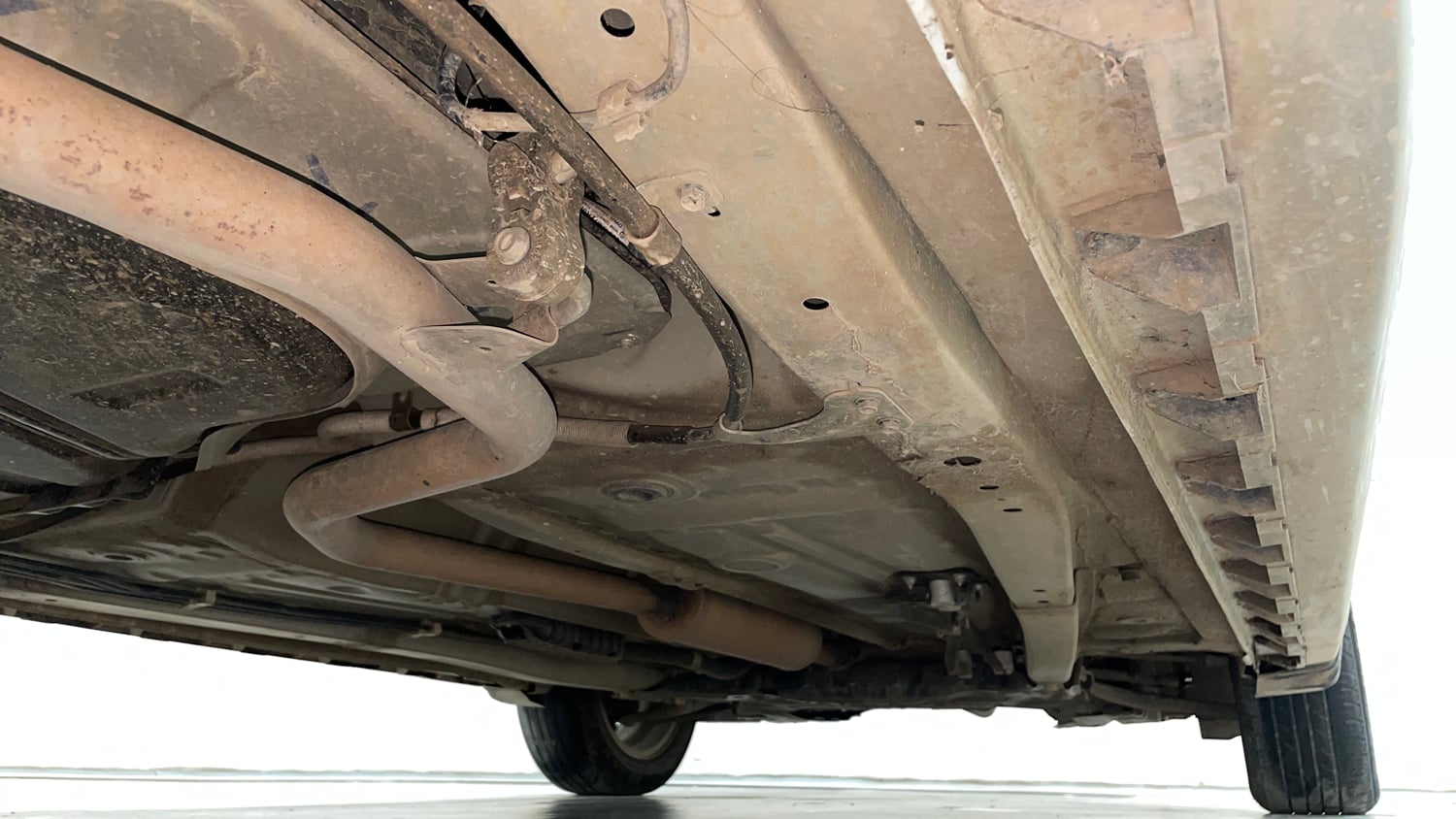 Used 2022 Maruti Suzuki XL6 Alpha Plus AT Petrol Petrol Automatic extra REAR RIGHT UNDERBODY VIEW