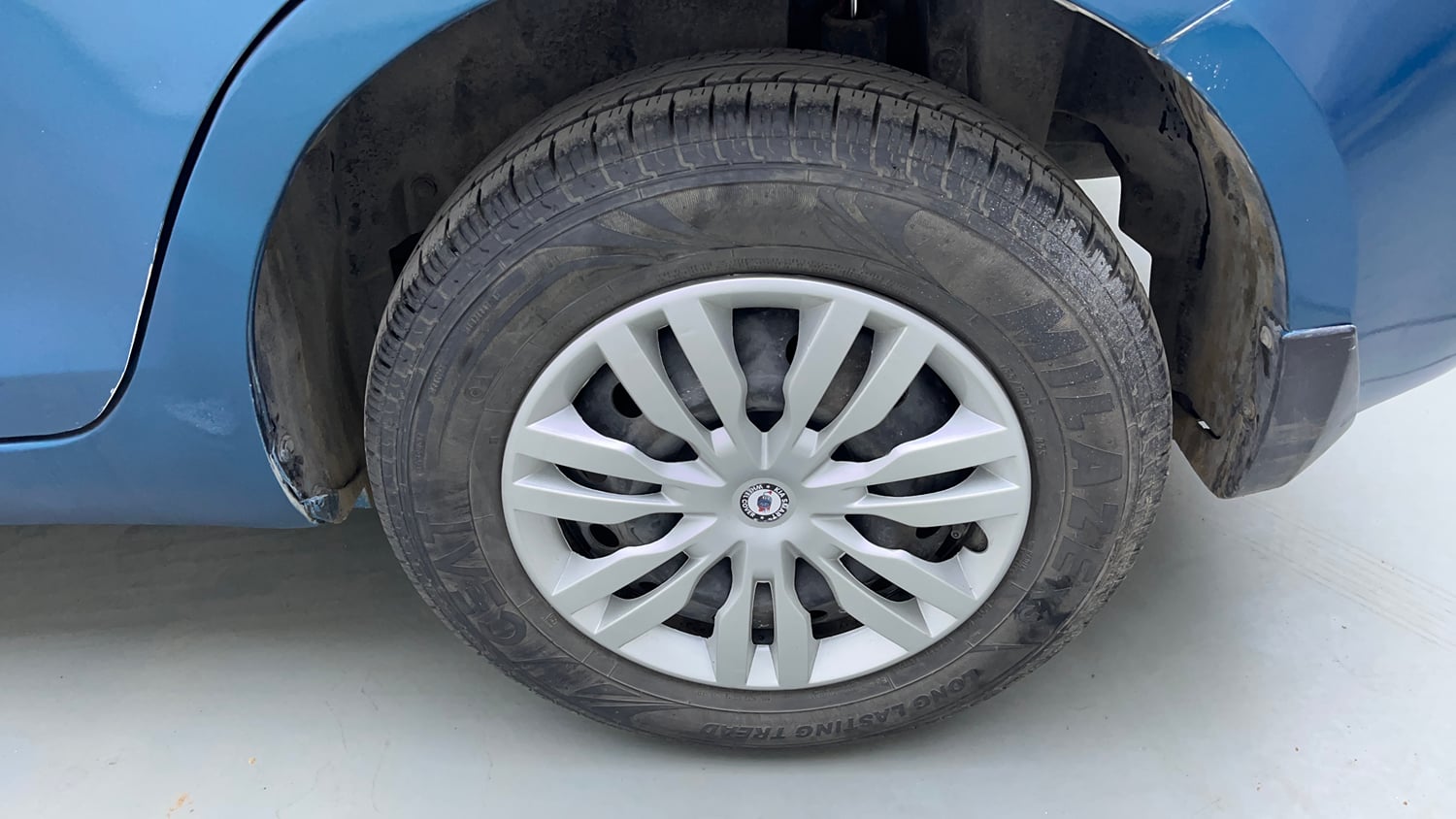 Used 2014 Maruti Suzuki Swift Dzire VDI Diesel Manual tyres LEFT REAR TYRE RIM VIEW