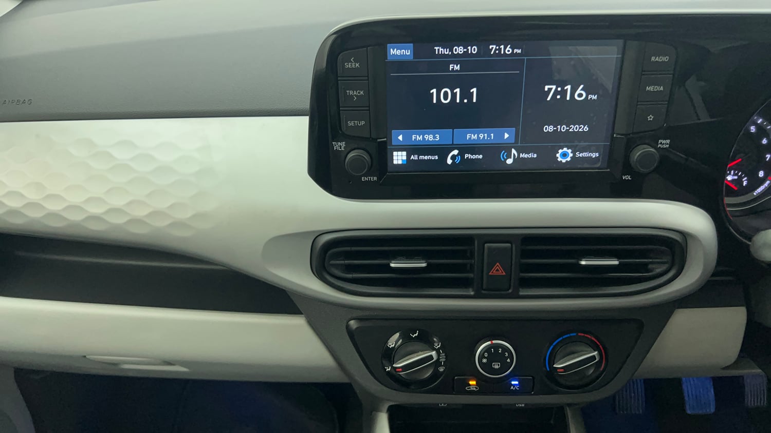 Used 2026 Hyundai Grand i10 Nios Sportz 1.2 Hy-CNG Duo Cng Manual interior MUSIC SYSTEM & AC CONTROL VIEW