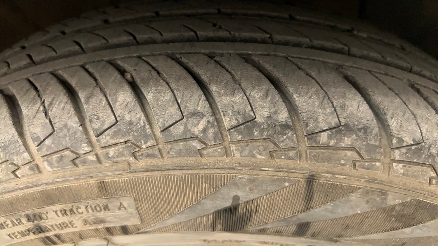 Used 2024 Hyundai Exter SX 1.2 AMT Petrol Automatic tyres RIGHT FRONT TYRE TREAD VIEW