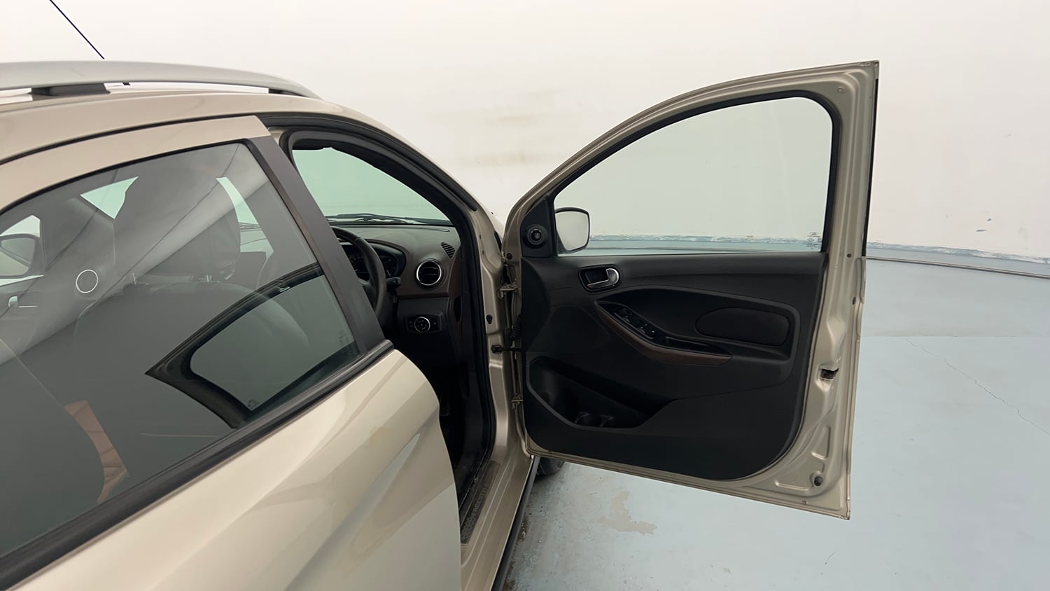 Used 2019 Ford Freestyle Titanium 1.2 Ti-VCT Petrol Manual interior RIGHT FRONT DOOR OPEN VIEW