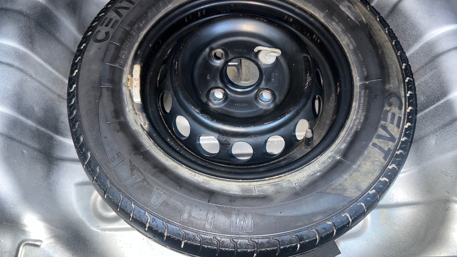 Used 2014 Maruti Suzuki Alto 800 Lxi Petrol Manual tyres SPARE TYRE VIEW