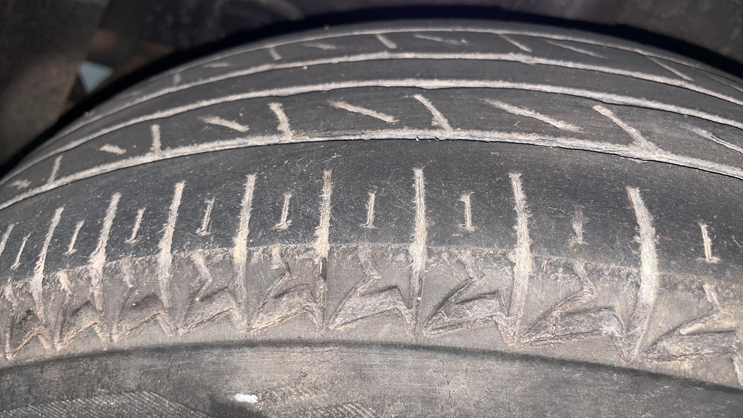 Used 2014 Hyundai Grand i10 Sportz 1.2 Kappa VTVT Petrol Manual tyres RIGHT REAR TYRE TREAD VIEW
