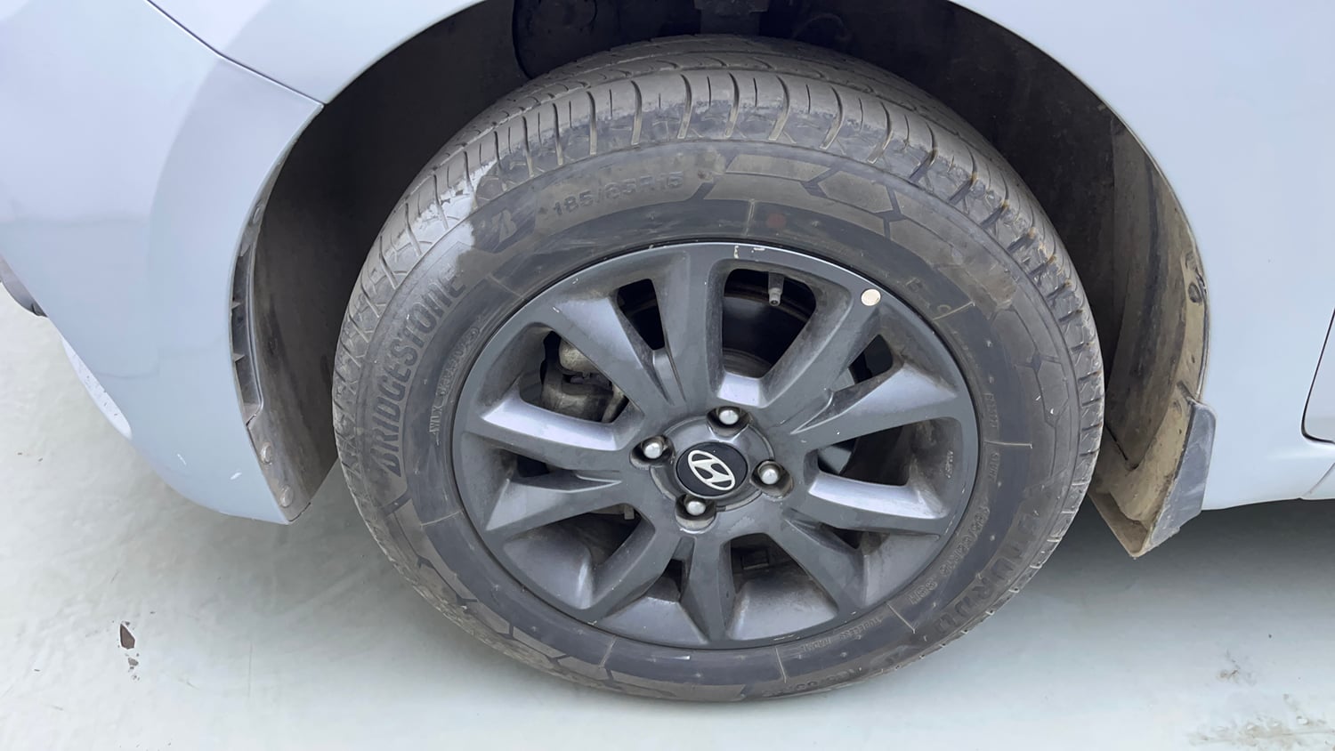 Used 2020 Hyundai Elite i20 Sportz Plus 1.2 Petrol Manual tyres LEFT FRONT TYRE RIM VIEW
