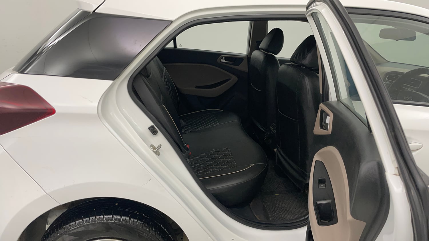 Used 2019 Hyundai Elite i20 Magna Plus 1.2 Petrol Manual interior RIGHT SIDE REAR DOOR CABIN VIEW