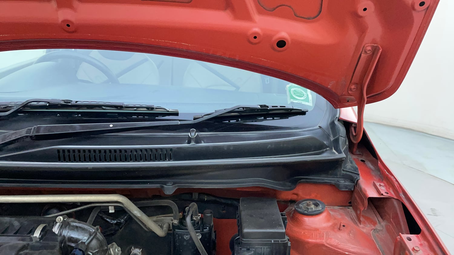 Used 2016 Maruti Suzuki Celerio VXI (O) AMT Petrol Automatic engine ENGINE LEFT SIDE HINGE & APRON VIEW