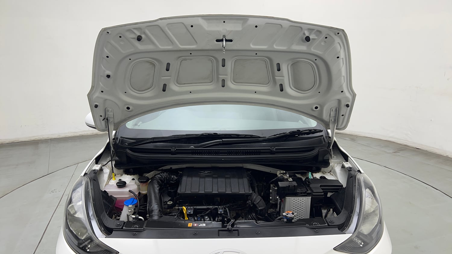 Used 2025 Hyundai Grand i10 Nios Magna 1.2 Kappa Petrol Manual engine ENGINE & BONNET OPEN FRONT VIEW
