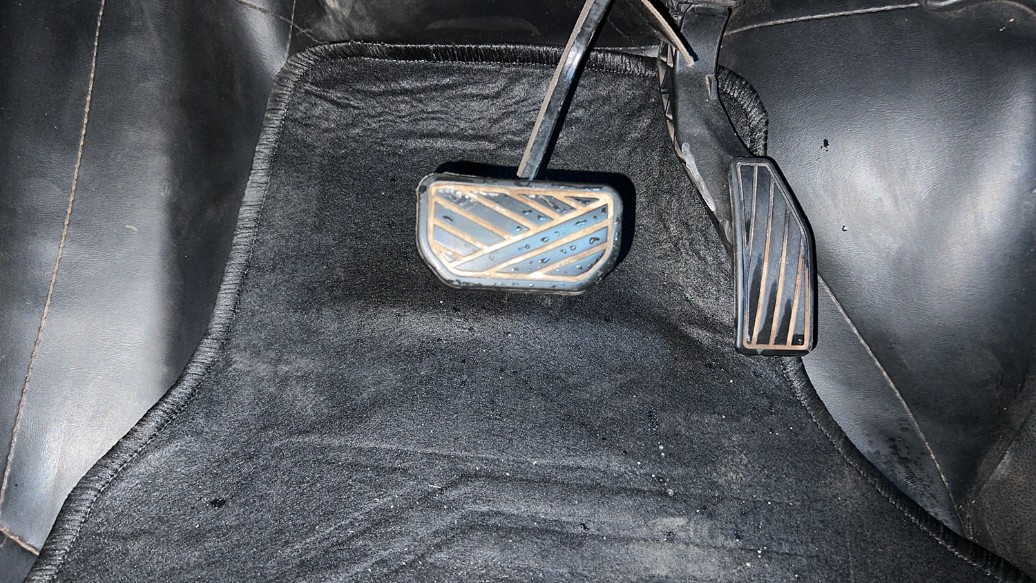 Used 2019 Maruti Suzuki Ignis Zeta 1.2 AMT Petrol Automatic interior PEDALS VIEW