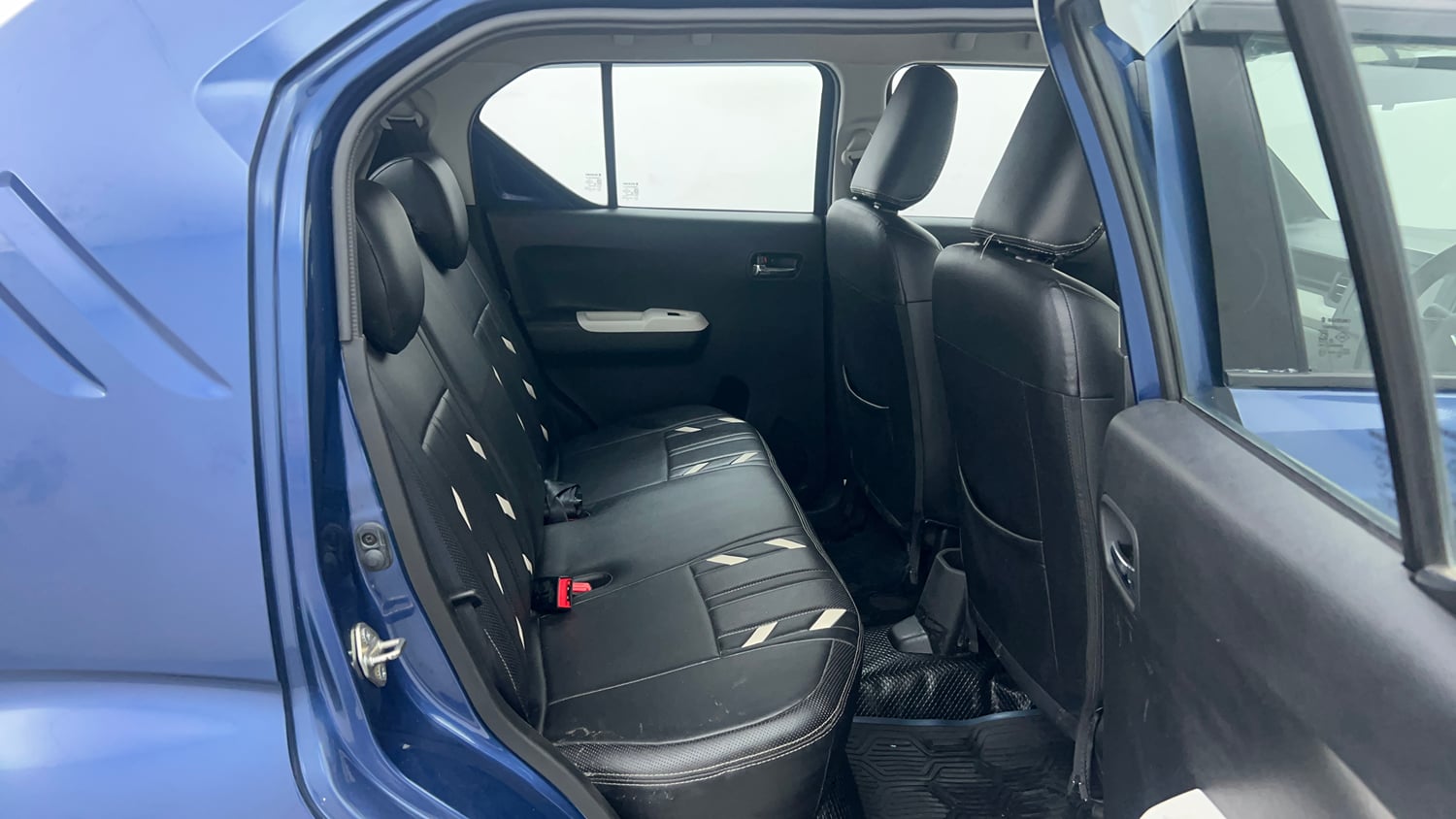 Used 2021 Maruti Suzuki Ignis Zeta 1.2 MT Petrol Manual interior RIGHT SIDE REAR DOOR CABIN VIEW