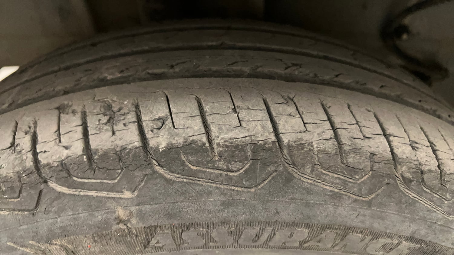 Used 2021 Tata Tiago XT Petrol Manual tyres RIGHT REAR TYRE TREAD VIEW