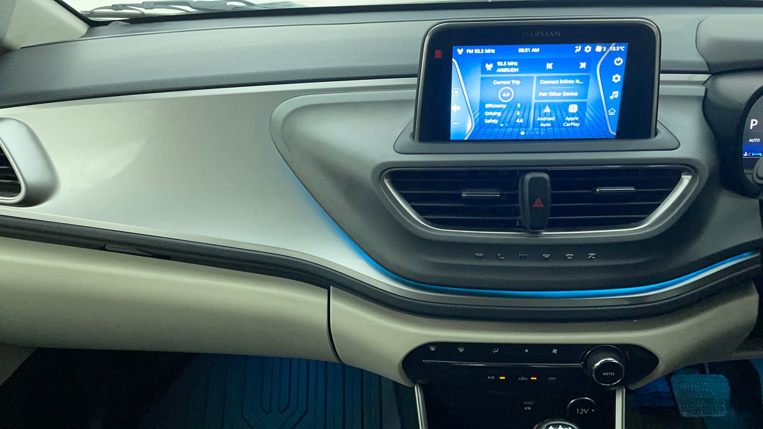Used 2022 Tata Altroz XZA Petrol Petrol Automatic interior MUSIC SYSTEM & AC CONTROL VIEW