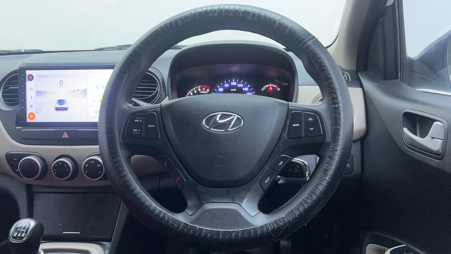 Used 2015 Hyundai Xcent SX 1.2 Petrol Manual interior STEERING VIEW