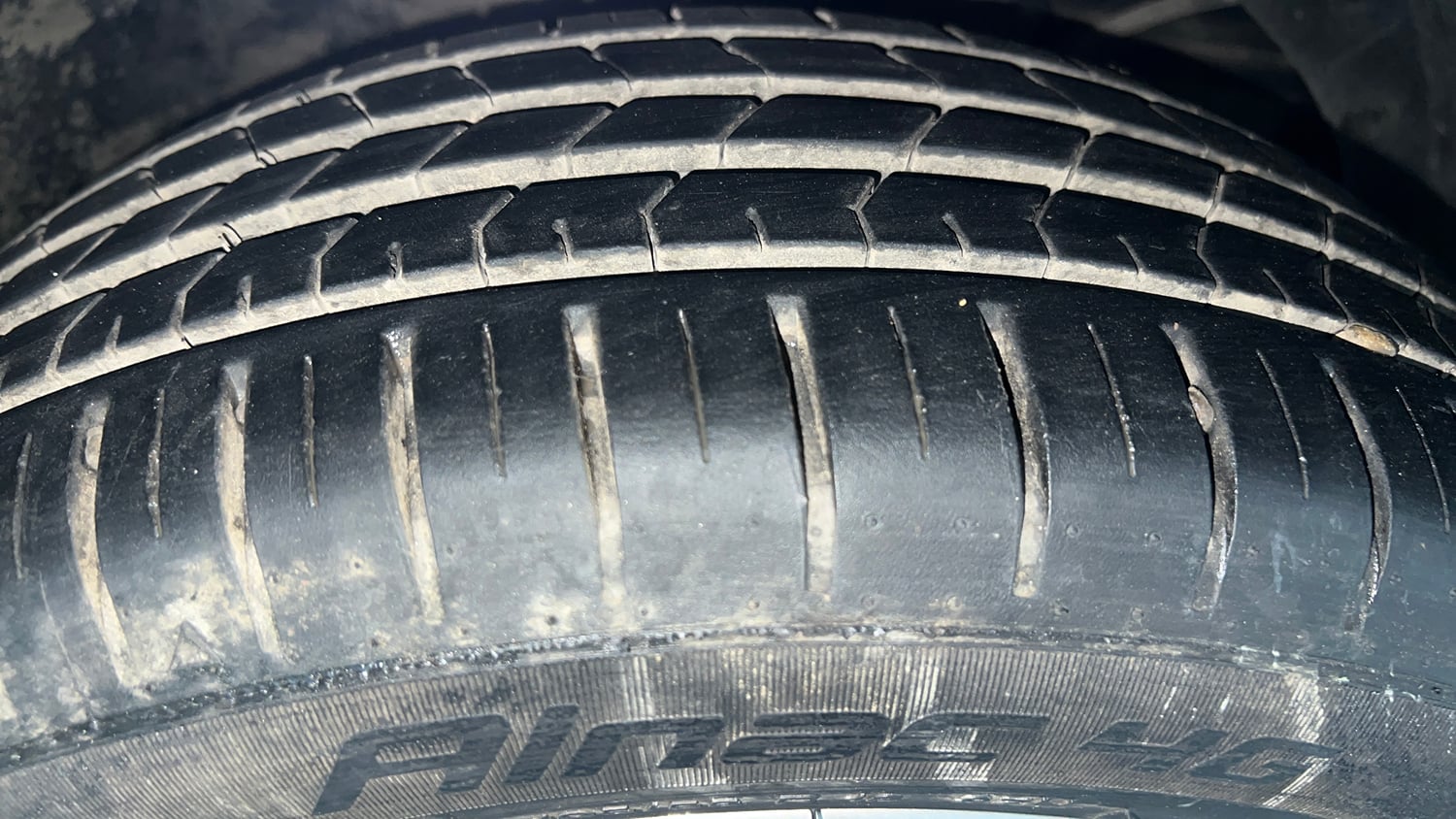 Used 2017 Maruti Suzuki Baleno Alpha 1.2 Petrol Manual tyres RIGHT FRONT TYRE TREAD VIEW