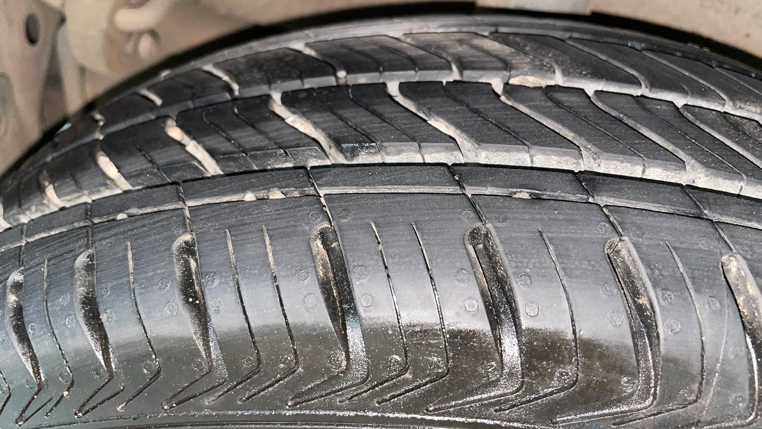 Used 2016 Maruti Suzuki Celerio ZXI (O) AMT Petrol Automatic tyres RIGHT REAR TYRE TREAD VIEW
