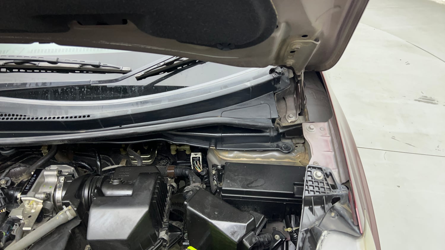 Used 2018 Honda WR-V VX MT Petrol Petrol Manual engine ENGINE LEFT SIDE HINGE & APRON VIEW