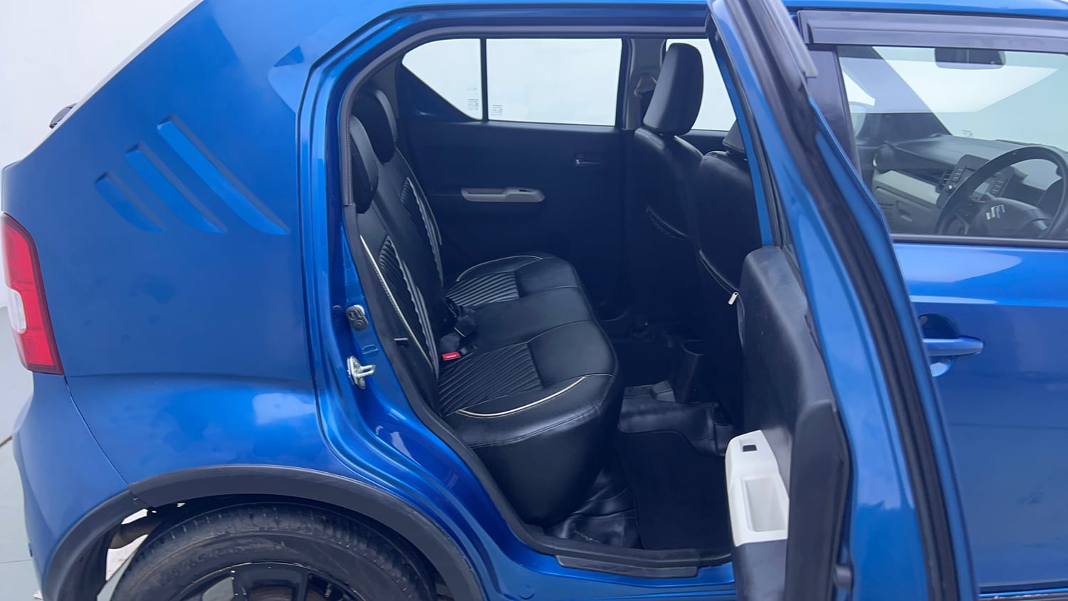 Used 2019 Maruti Suzuki Ignis Zeta 1.2 AMT Petrol Automatic interior RIGHT SIDE REAR DOOR CABIN VIEW