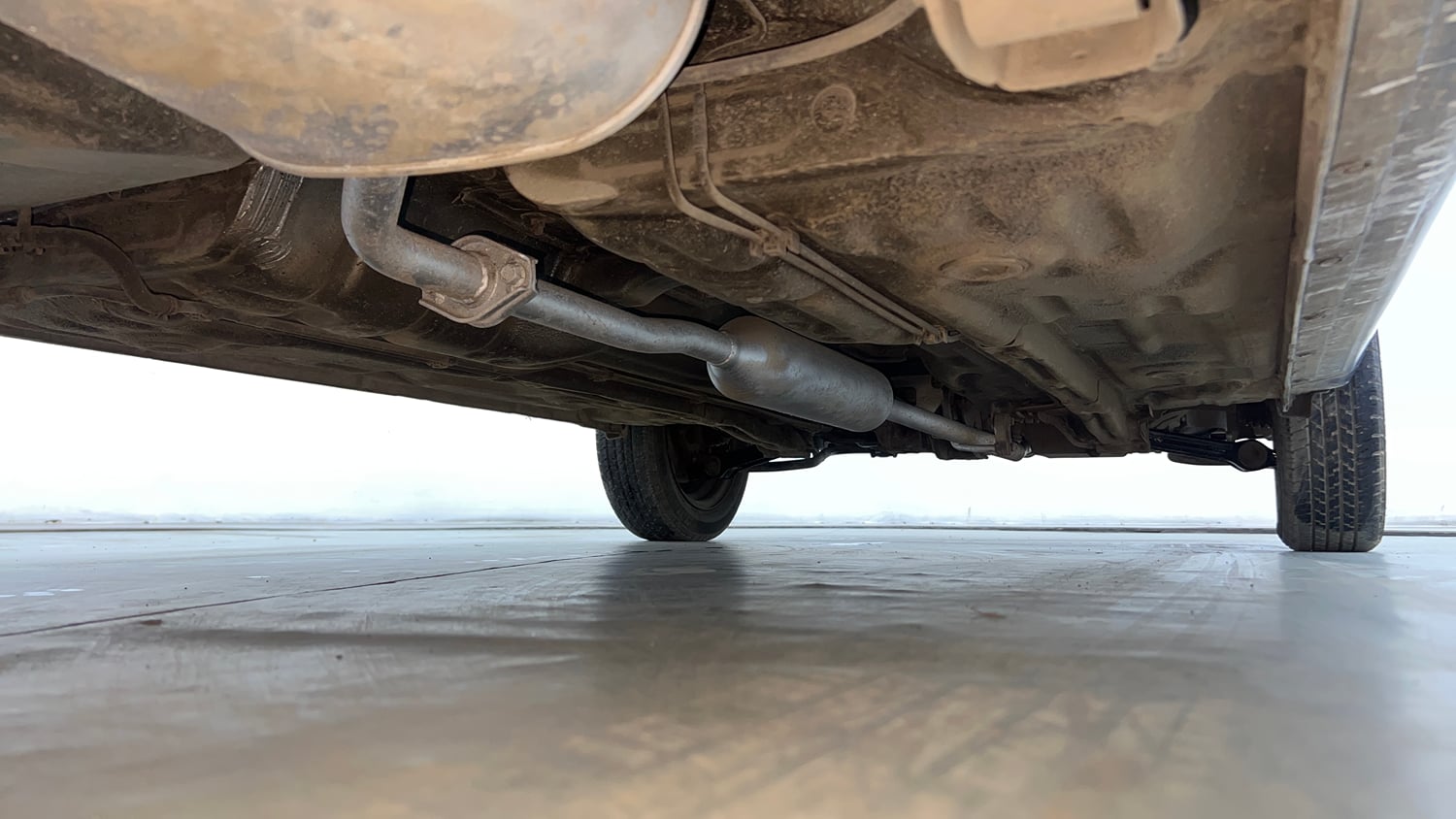 Used 2017 Maruti Suzuki Alto K10 VXi AMT Petrol Automatic extra REAR RIGHT UNDERBODY VIEW